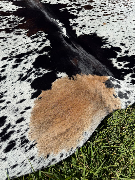 Cowhide Rug 414