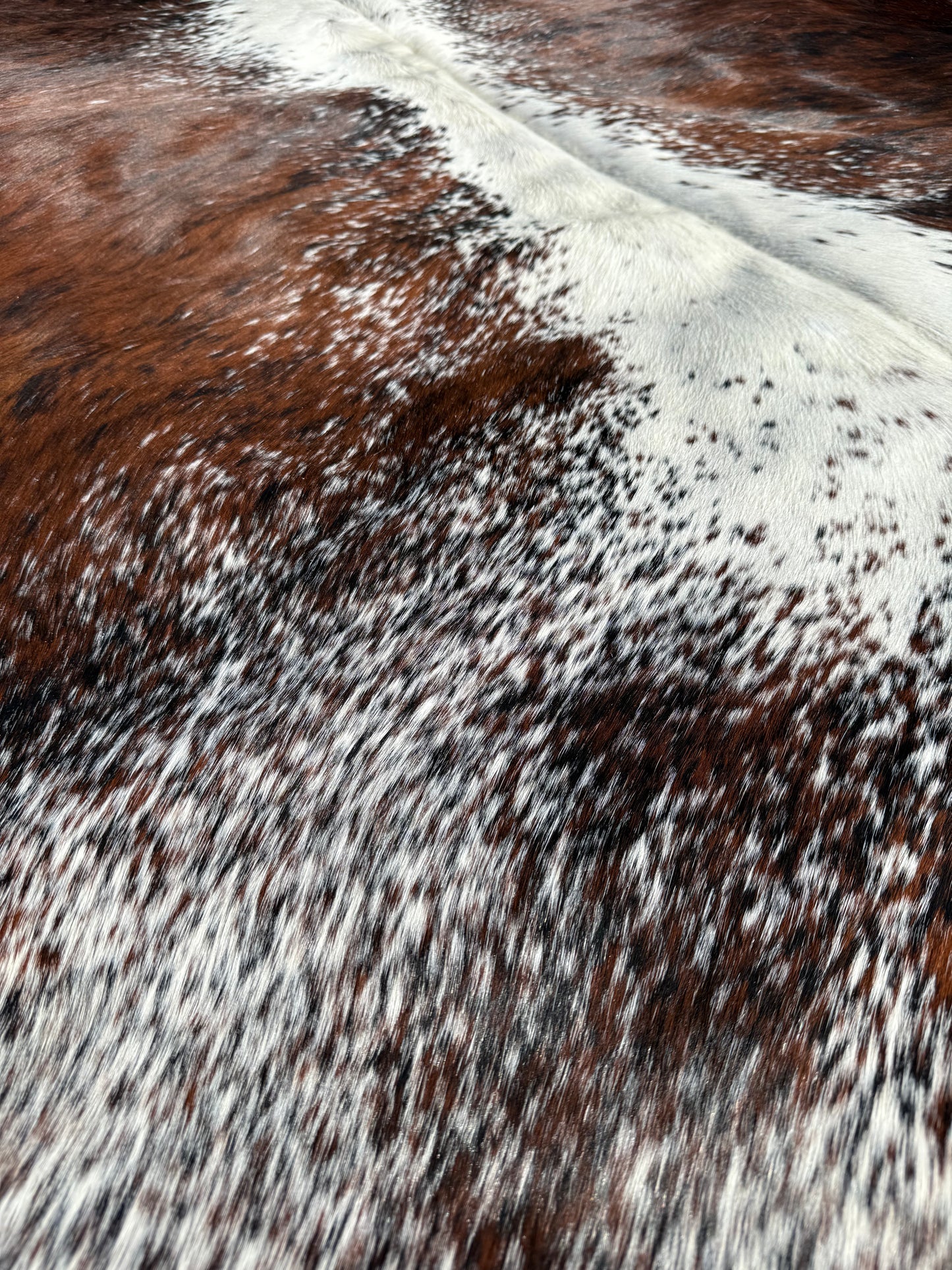 Cowhide Rug 330
