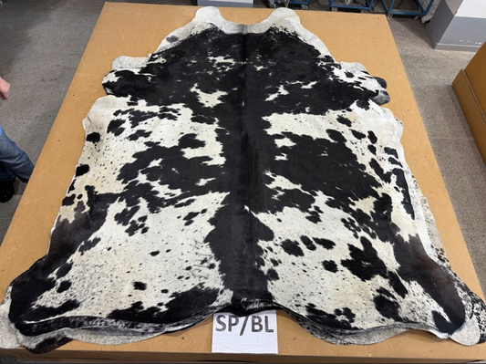 *** Pre order*** Cowhide Rug SP black 496