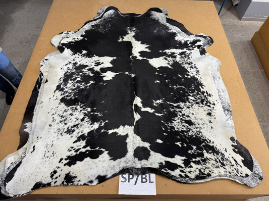 *** Pre order*** Cowhide Rug SP black 539