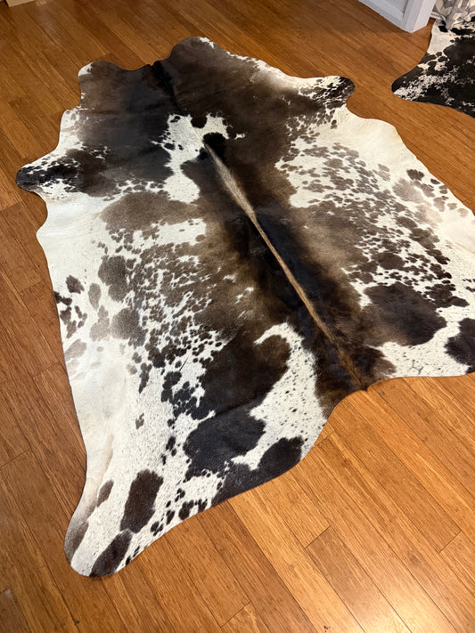Cowhide Rug 321