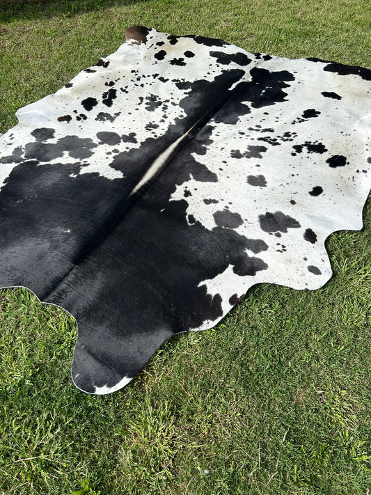 Cowhide Rug 275