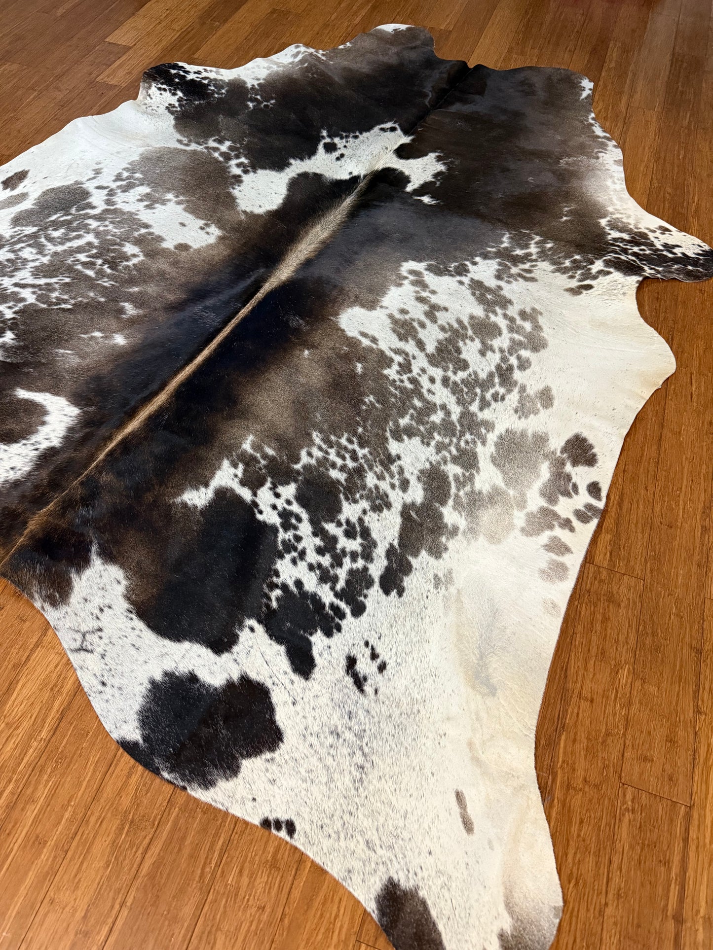 Cowhide Rug 321