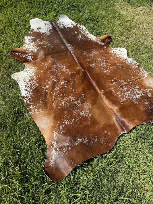 Cowhide Rug 400