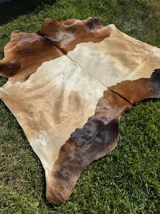 Cowhide Rug 406