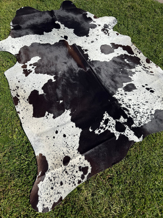 Cowhide Rug 340