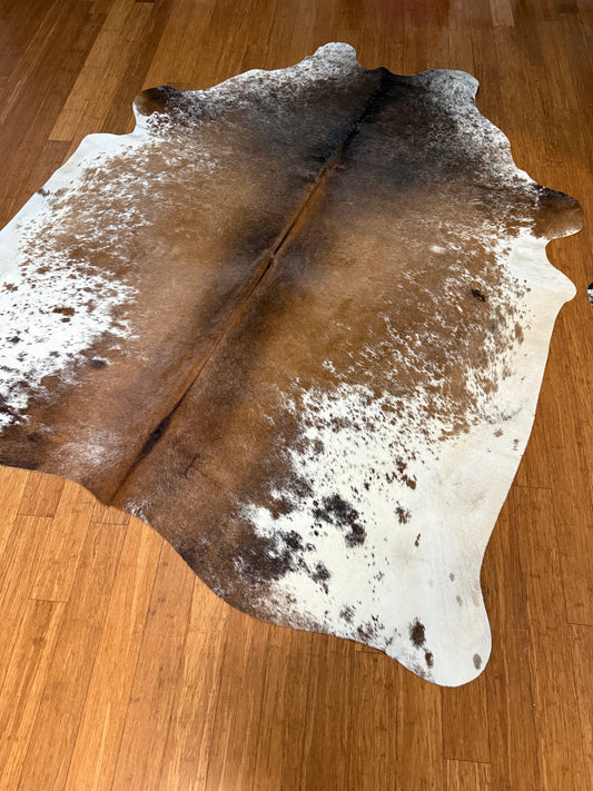 Cowhide Rug 319
