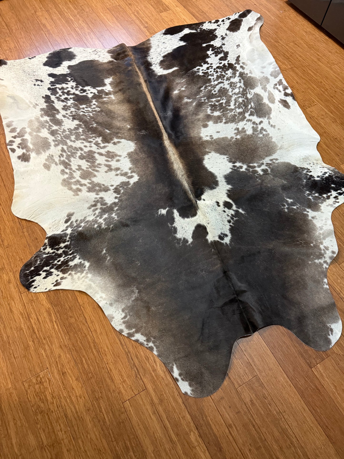 Cowhide Rug 321