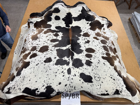 *** Pre order*** Cowhide Rug SP brown 492